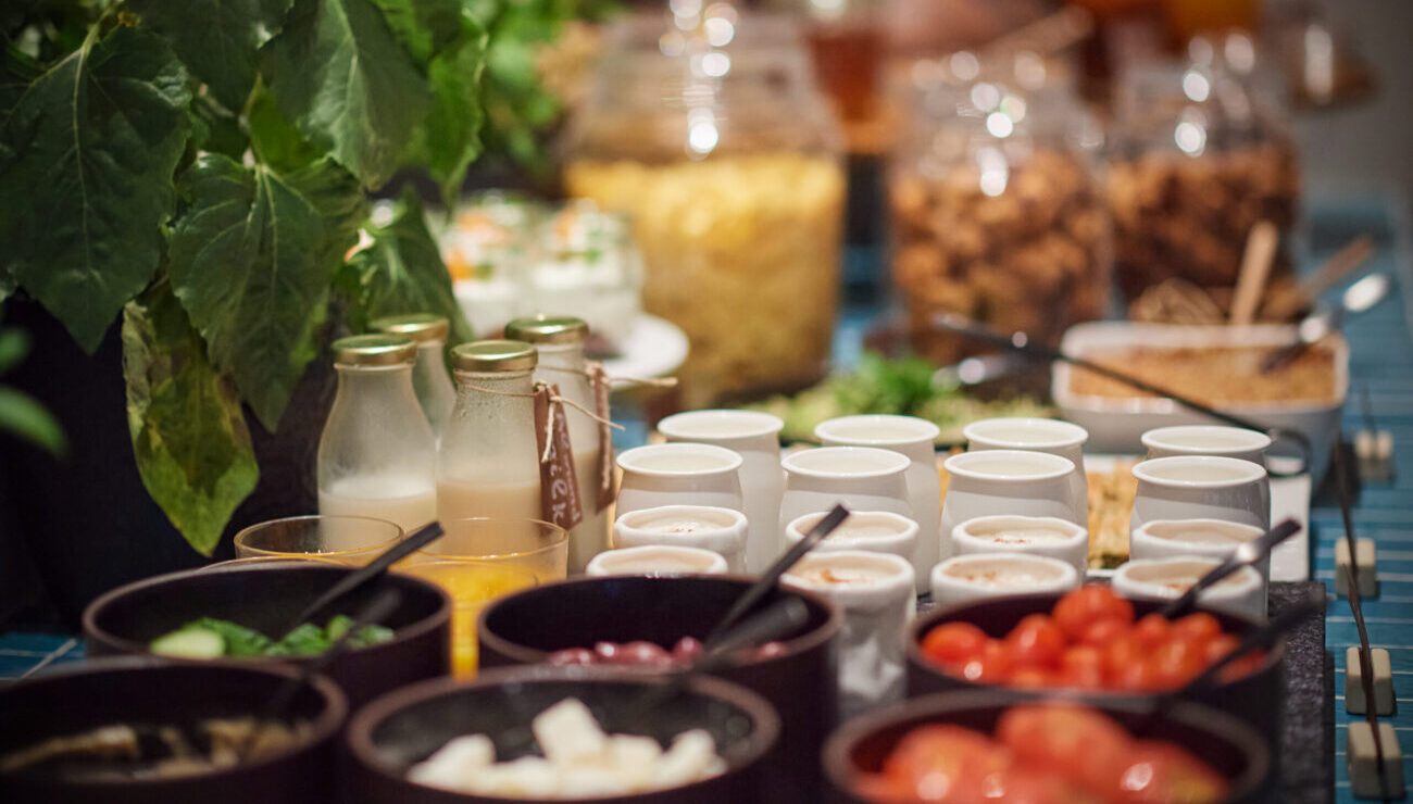 dining buffet