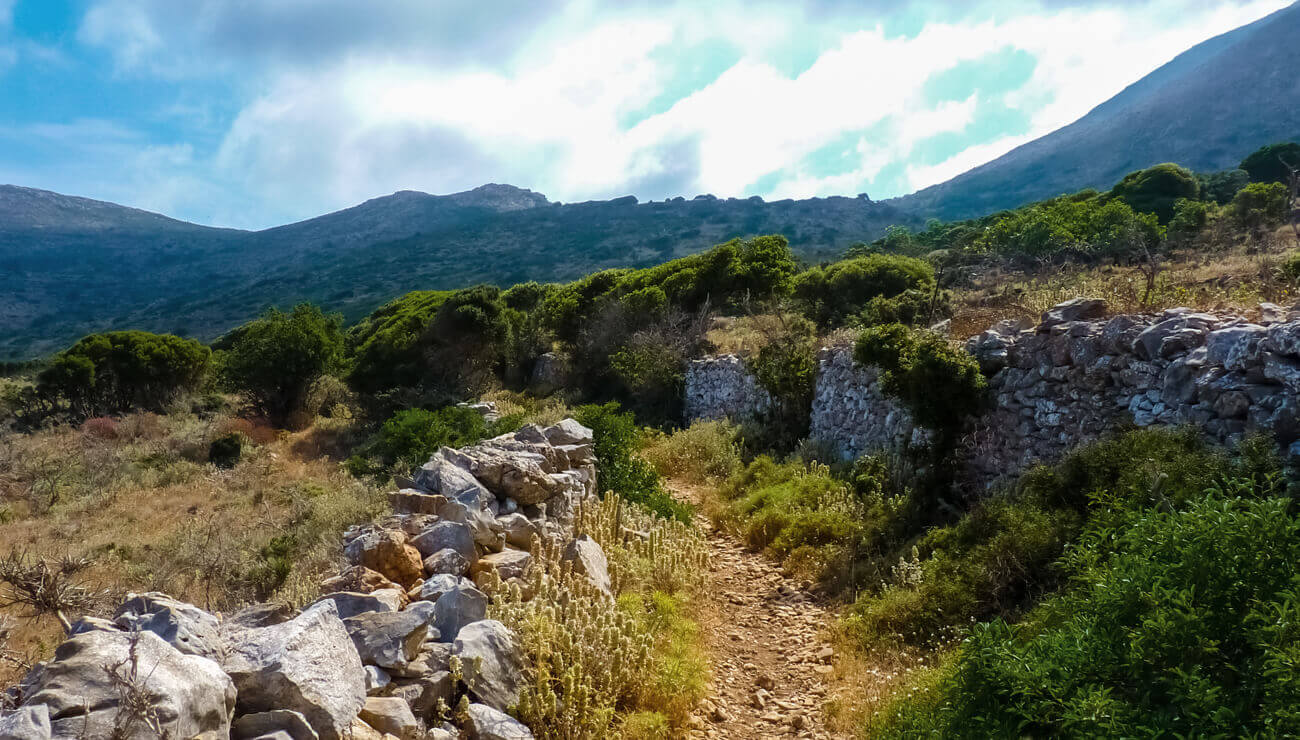 Hiking Pan Amorgos Trails