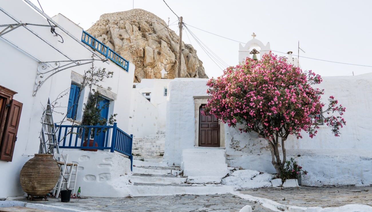 island tour half day traditional house