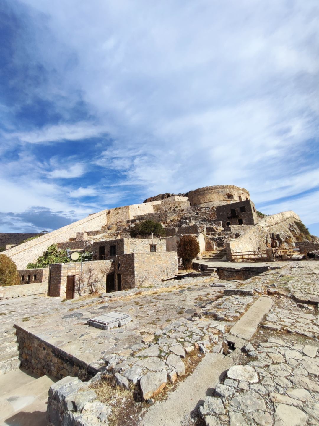 Tour of Crete castle